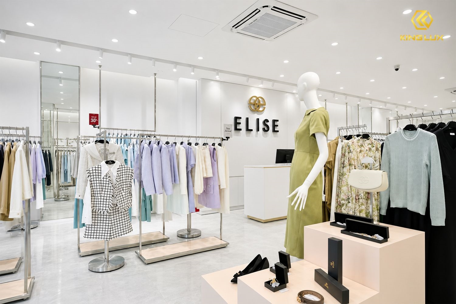 Đèn LED chiếu sáng showroom thời trang