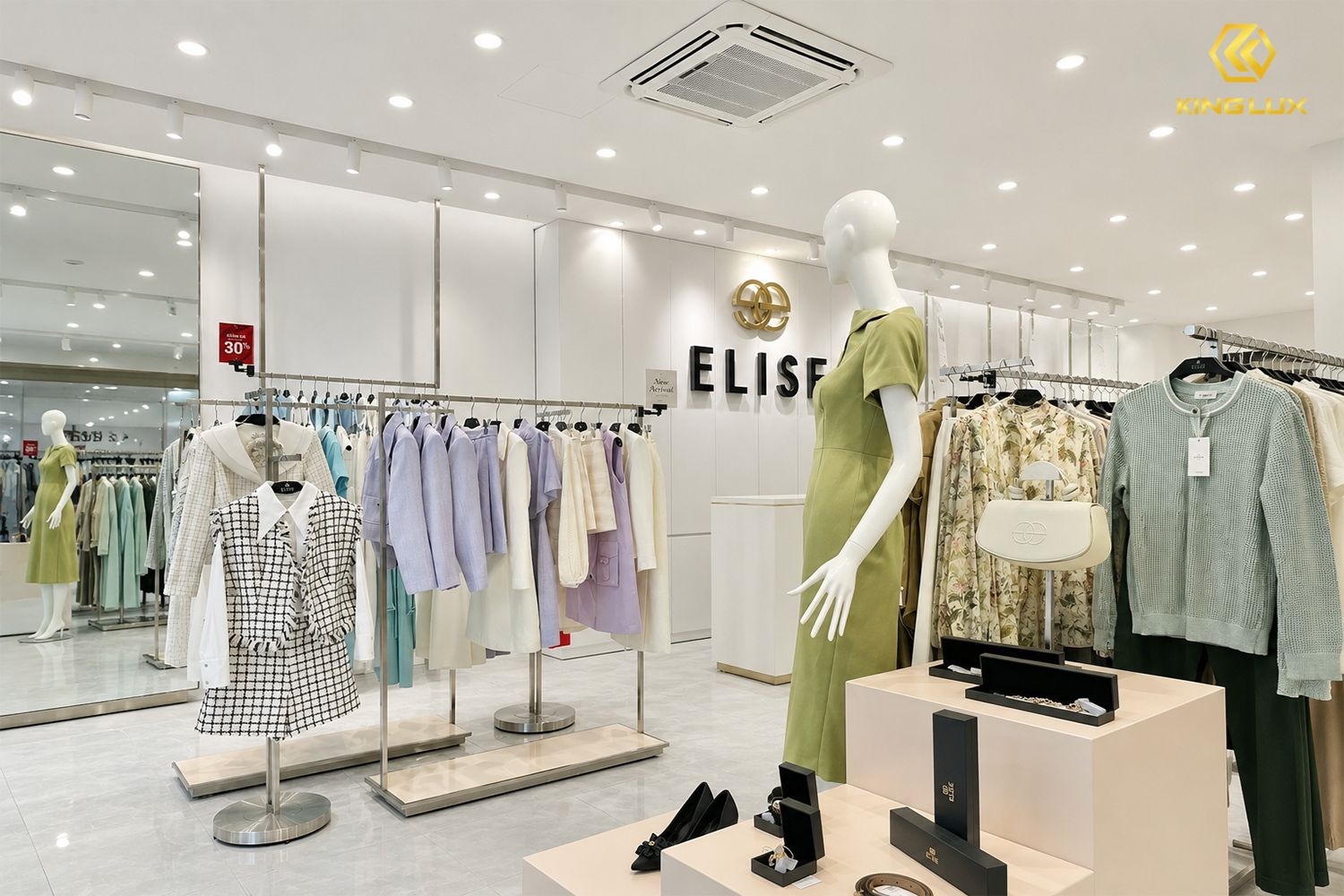 Ứng dụng đèn nội thất cao cấp trong showroom thời trang